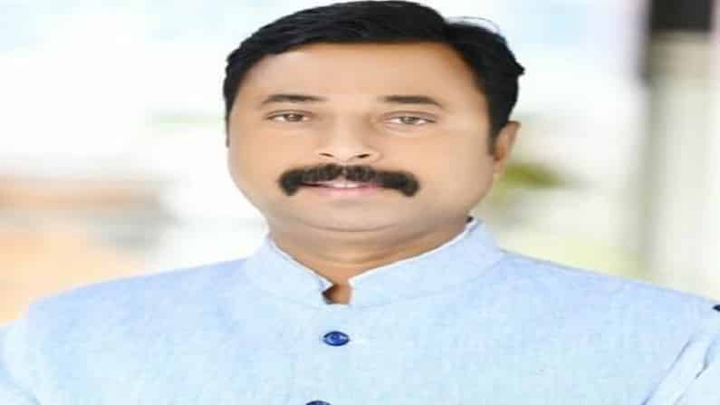 MP के बीजेपी विधायक का बड़ा ऐलान- वैक्सीन लगवाएं, फ्री मोबाइल रीचार्ज पाएं