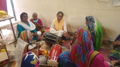 आरोपी पति का जन्मदिन मनाने वृद्धाश्रम पहुंची दबंग BSP विधायक रामबाई, कही ये बात