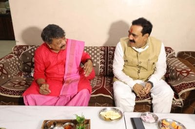 प्रदेश के गृहमंत्री ने बीजेपी के इन बड़े नेता के घर जमकर उठाया लजीज व्यंजनों का लुत्फ!