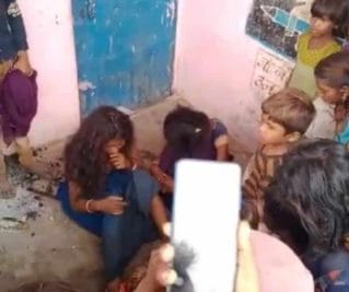 Dhar News: युवतियों के साथ परिजनों ने की बर्बरता, लाठी-डंडों से पीटा गया, Video Viral
