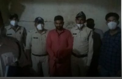 Alirajpur News : नकली शराब बनाने की फैक्ट्री पर पुलिस का छापा, 2 गिरफ्तार, 11 ड्रम स्प्रिट जब्त