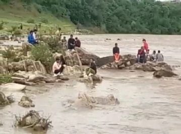 जबलपुर में भारी बारिश को लेकर पुलिस सख्त, भेड़ाघाट में जान जोखिम में डालकर सेल्फी लेने वालों पर होगी कार्रवाई