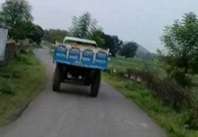 Singrauli: विवादों में रहने वाले खुटार चौकी प्रभारी के क्षेत्र में खुलेआम हो रहा अवैध रेत परिवहन, अधिकारी मौन