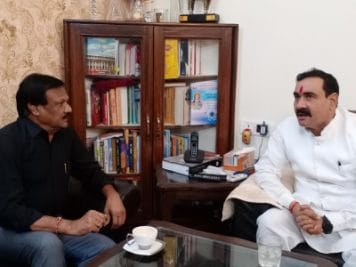 MP Politics: प्रदेश में सियासी भूकंप, उपचुनाव के बीच में नरोत्तम से मिलने पहुंचे सज्जन वर्मा