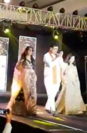 महिला पत्रकारों के सम्मान और हौसला अफजाई के लिए रैंप पर चले मंत्री कमल पटेल