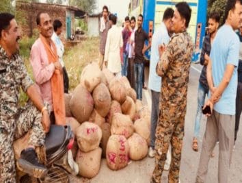 Bhind news : पुलिस ने 2 टन मिलावटी मावा किया जब्त, बस से हो रहा था झांसी सप्लाई