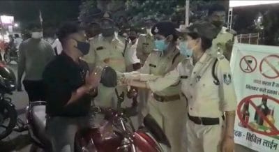 Jabalpur news : थाना प्रभारी ने अनूठे अंदाज में लोगों से की नशा सेवन न करने की अपील