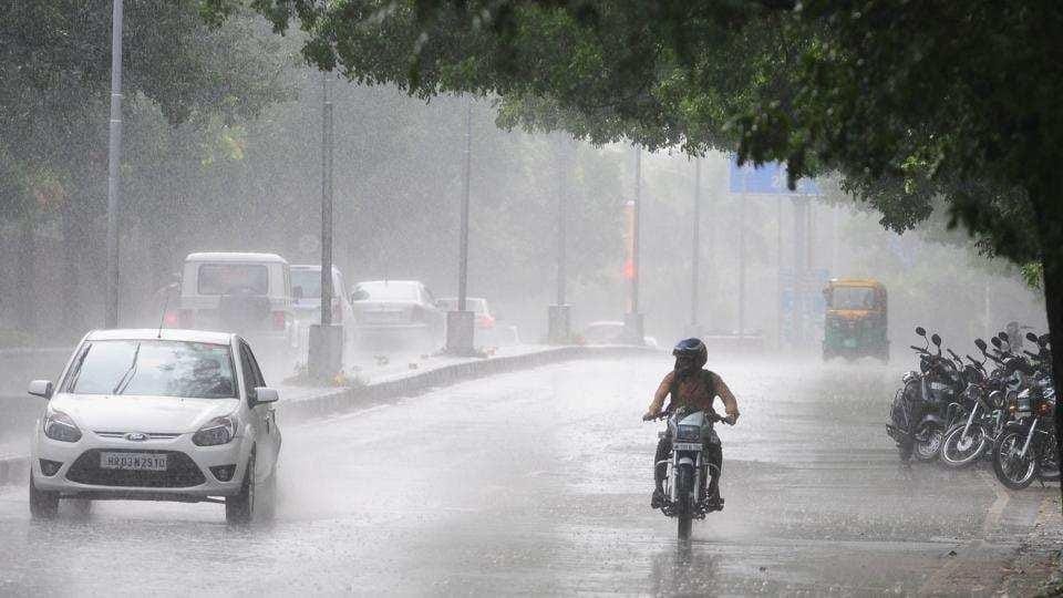 MP Weather : एक साथ 2 पश्चिमी विक्षोभ सक्रिय, 40 जिलों में गरज चमक के साथ  बारिश, चलेगी आंधी, ओले के भी आसार, जानें IMD का पूर्वानुमान - MP Breaking  News