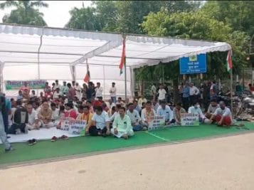 Gwalior News : Video- कांग्रेस के धरने में गूंजा – महंगाई डायन खाये जात है..