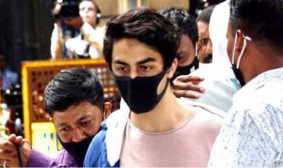 Aryan Khan Released : जेल से रिहा हुए आर्यन खान, ‘मन्नत’ के बाहर वेलकम के लिये पहुंचे फैंस