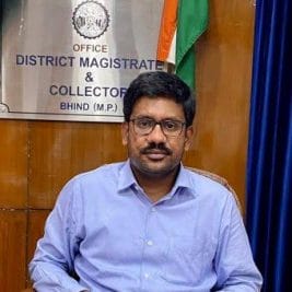 एक्शन में भिंड कलेक्टर, CM हेल्प लाइन में शिकायतों का निराकरण न करना अधिकारियों को पड़ा भारी