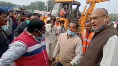 Dabra News : यातायात में बाधक बने ठेले व गुमटियां प्रशासन ने हटाई