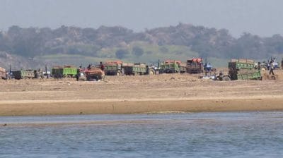 Sheopur News : रेत माफिया की दबंगई तहसीलदार की गाड़ी पर किया पत्थरों से हमला