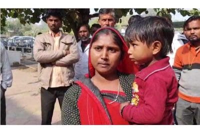 दमोह : पति को जेल से छुड़ाने के लिए कलेक्ट्रेट में न्याय मांगने पहुंची महिला