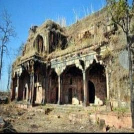 विधायकों की किला ‘बंदी’, अधिकारी बोले “गए तो बाघ खा जाएगा”