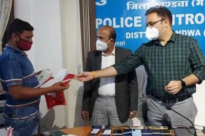 खंडवा : साइबर सेल ने ढूंढ निकाले चोरी व खोए हुए दर्जनों मोबाइल हुए बरामद