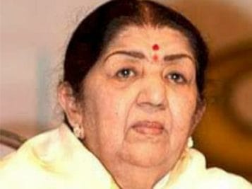 बड़ी खबर : लता मंगेशकर कोरोना पॉजिटिव, ICU में भर्ती