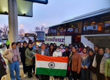 Russia – Ukraine War : 219 भारतीयों को लेकर रोमानिया से विमान रवाना, विदेश मंत्री ने किया ट्वीट