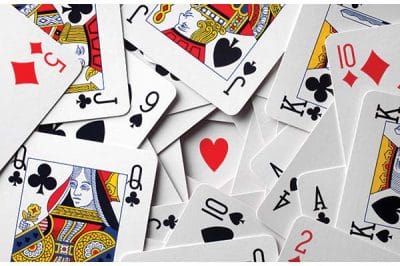 मुरैना : स्ट्रीट लाइट के नीचे जुआ खेल रहे 7 जुआरियों के कब्जे से 32500 रुपए पुलिस ने किए जप्त