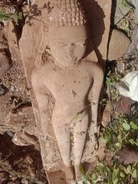 किले के खंडहर में खजाने की खोज में मिली जैन तीर्थंकर शान्तिनाथ भगवान की मूर्ति