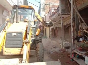 Gwalior में चला मामा का बुलडोजर, दुष्कर्मी का अवैध मकान ध्वस्त