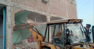 प्रशासन का एक्शन : 12 घंटे में दुष्कर्मी गिरफ्तार, अवैध अतिक्रमण ध्वस्त किये