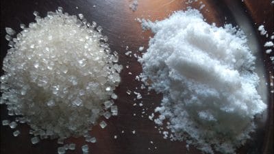 नमक और चीनी का सेवन पूरी तरह से छोड़ देना, सेहत के लिए कहां तक सही है? जाने एक्सपर्ट की राय