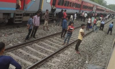 मुंबई से हावड़ा जाने वाली मेल का इंजन बदनपुर में फेल, यात्रियों के लिए दर्दनाक बना सफर