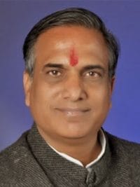 बैठक में बिफरे BJP सांसद सुधीर गुप्ता, आबकारी अधिकारी से पूछा-ठेकेदारों पर बकाया, वसूली क्यों नहीं