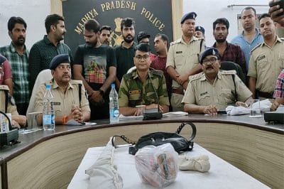 Morena News : मुरैना पुलिस ने 40 हजार के इनामी डकैत व रिश्तेदारों को किया गिरफ्तार