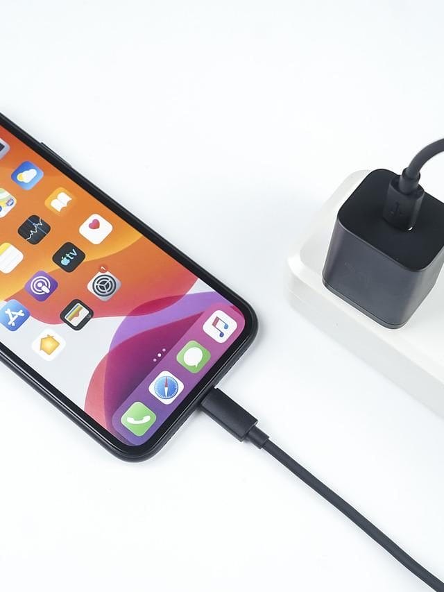 एंड्रॉयड मोबाईल फोन को मिनटों में चार्ज करने के लिए आजमाए ये टिप्स