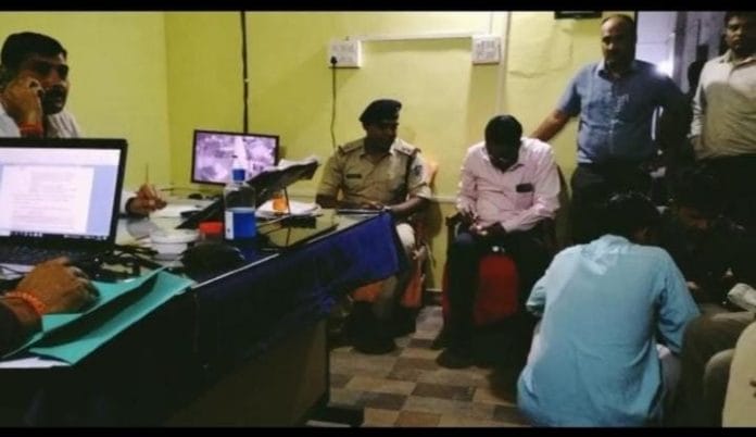 लोकायुक्त एक्शन : 25 हजार रुपये की रिश्वत लेते थाना प्रभारी रंगे हाथ गिरफ्तार