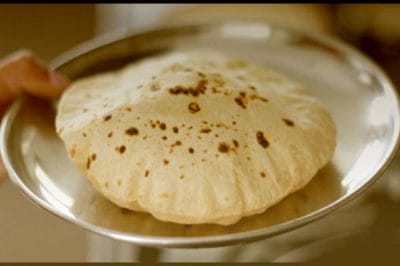 जल गई या कड़क हो गई है रोटी, तो फेंकिए नहीं इन हैक्स से बनाएं टेस्टी डिश