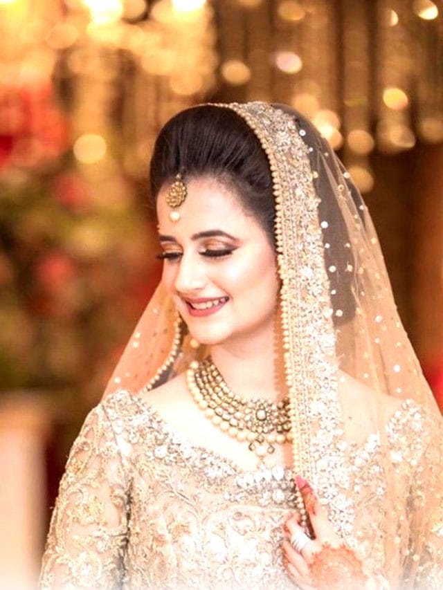 इन ट्रेंडी हेयर स्टाइल्स को फॉलो करके बनिए गॉर्जियस ब्राइड