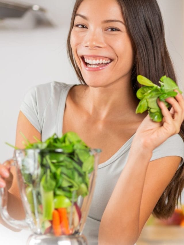 पालक और इसके जूस के 10 चमत्कारी फायदे