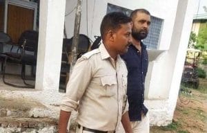 हतलई मतदान केन्द्र में साथियों के साथ घुस कर मतपेटी को लूटने वाला आरोपी नीलू राजा गिरफ्तार