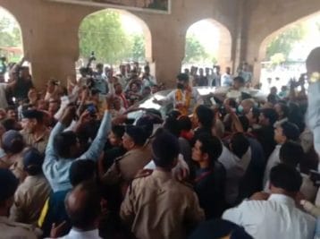 Gwalior पहुंचे ज्योतिरादित्य सिंधिया, टिकट वितरण को लेकर कही बड़ी बात