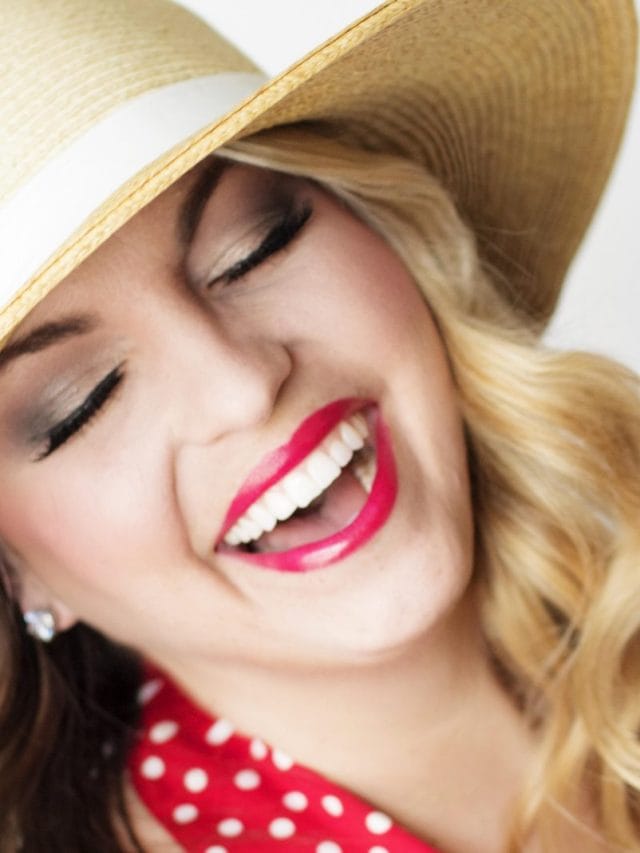 स्वस्थ और सफेद दांतों के लिए जरूर खाएं ये फूड्स