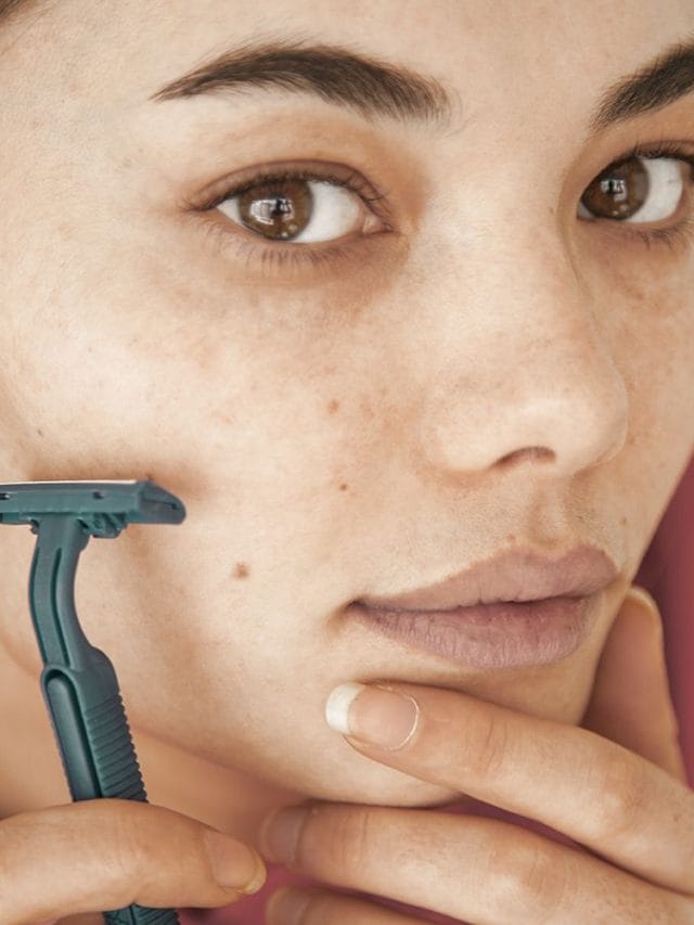 चेहरे के अनचाहे बालों से छुटकारा पाने के लिए बेसन के कुछ  हैक्स