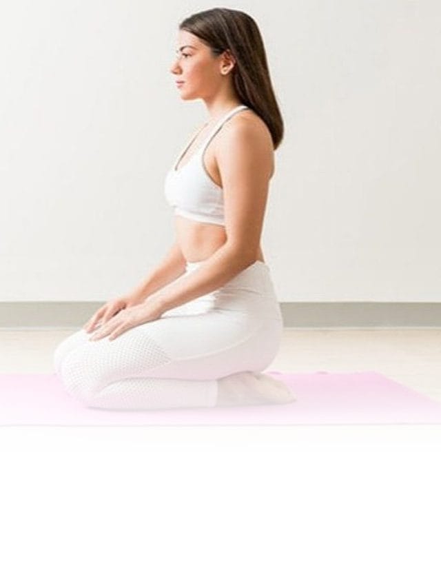 जानिये वज्रासन करने की विधि