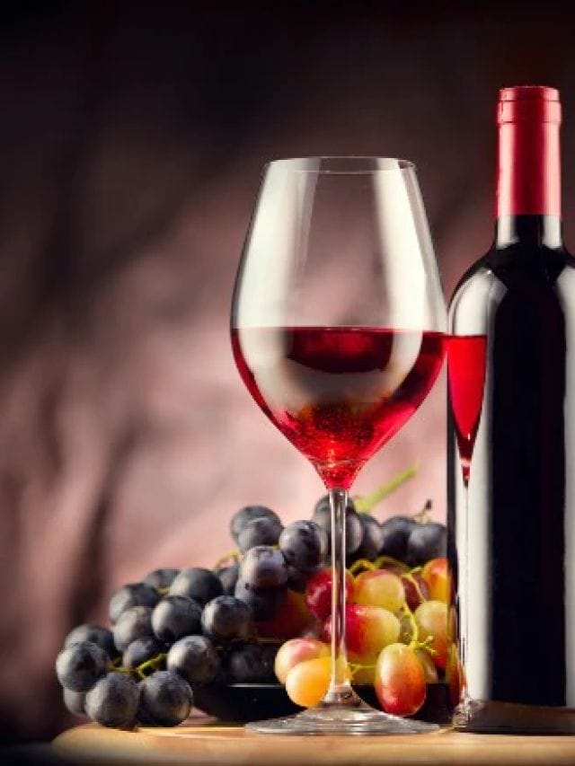 जानिए रेड वाइन के सेवन से क्या होते हैं फायदे!