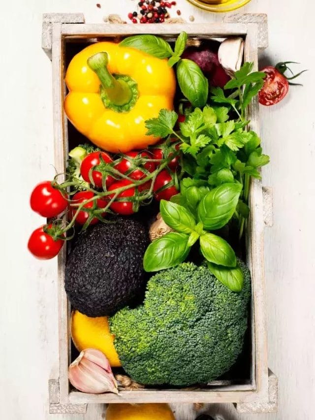 लंबे समय तक कैसे जिएं: अपने आहार में शामिल करने के लिए पोषक तत्व