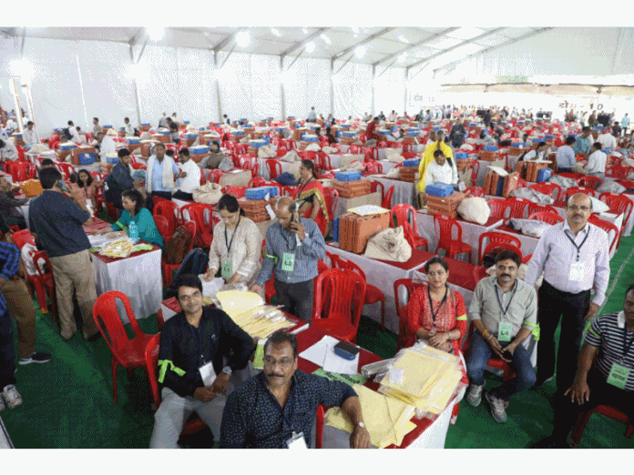 Municipal Election 2022 : मतदान दलों की बढ़ी मुश्किलें, जलमग्न हुआ इंदौर का नेहरू स्टेडियम