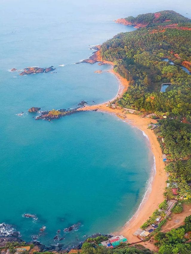 यहाँ भारत के कुछ सबसे खूबसूरत समुद्र तट हैं