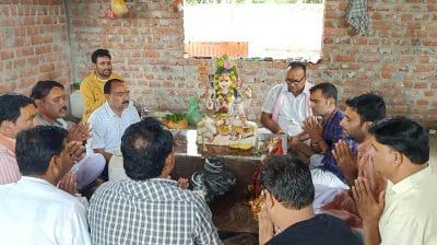 भोले की भक्ति में रमे हुए लोग, मंदिरों पर विशेष पूजा-अर्चना का दौर शुरू