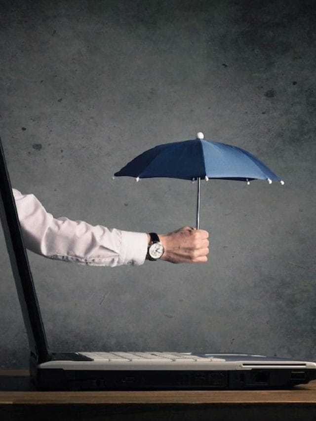 बारिश के मौसम में लैपटॉप को कैसे रखें सेफ