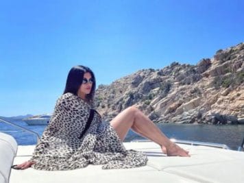 फैशन क्वीन है मिस यूनिवर्स सुष्मिता सेन, आप भी लें इनके लुक्स से इंस्पिरेशन