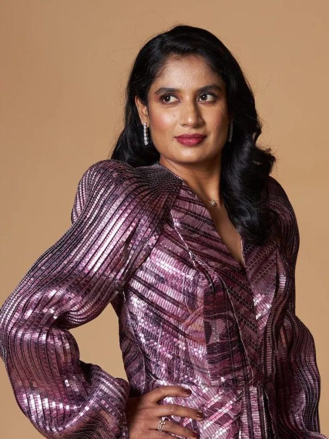 फिल्म प्रमोशन में महिला क्रिकेटर मिताली की फोटो वायरल