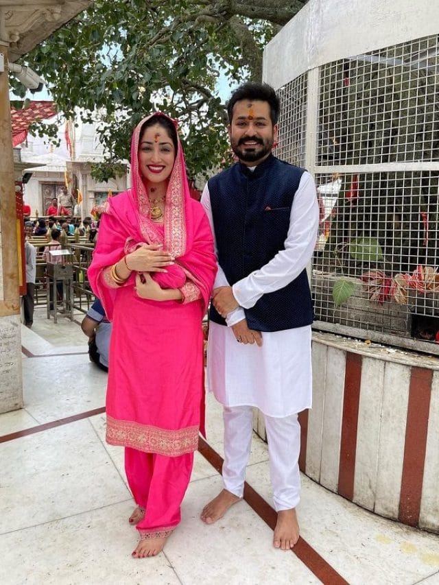 पति संग नैना देवी के दर्शन करने पहुंची यामी गौतम