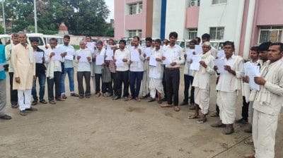 गरीबों के हक पर डाका डाल रहा सेल्समैन, शिकायत के बावजूद अधिकारी मौन